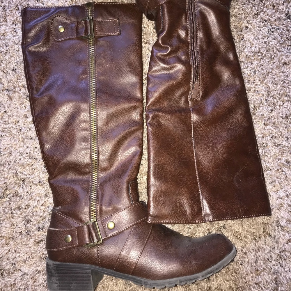 Brown boots